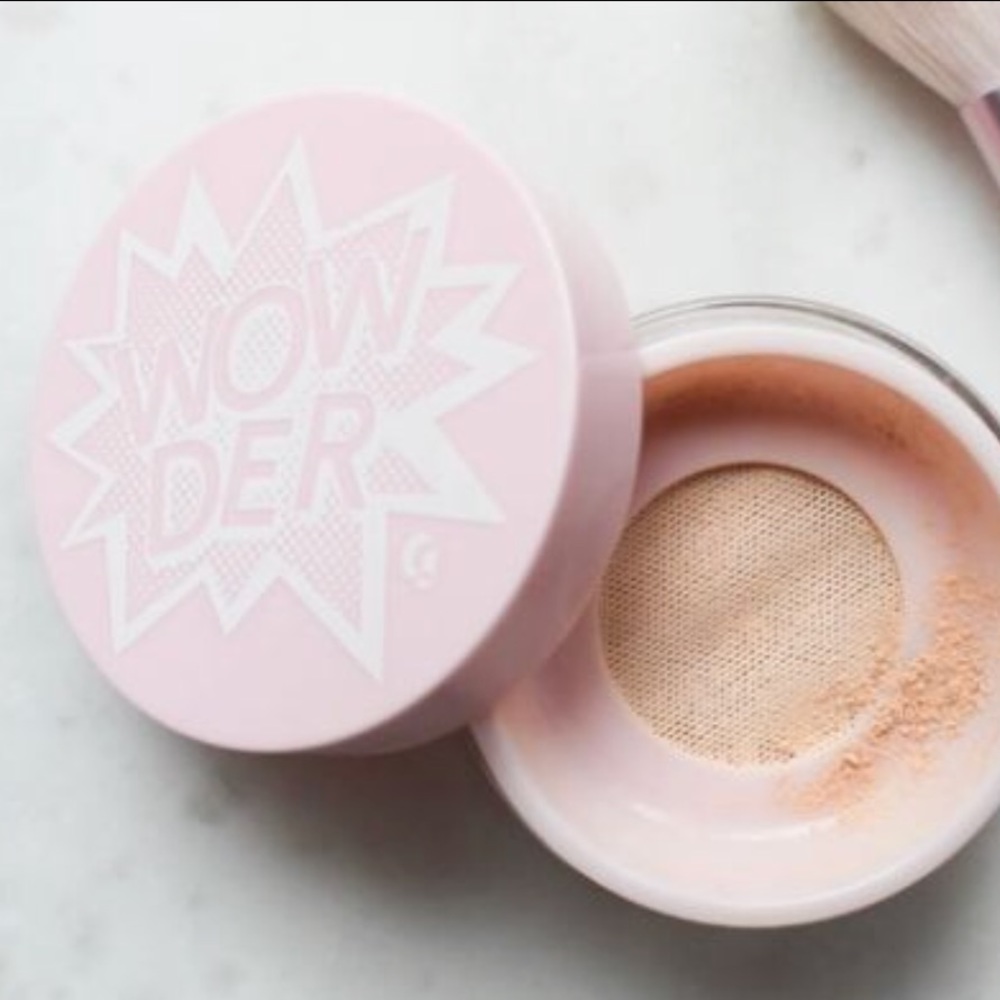 Glossier Wowder in light/medium